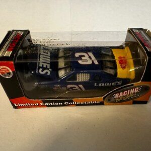 NASCAR 1997 Mike Skinner Lowes 1:64 Diecast